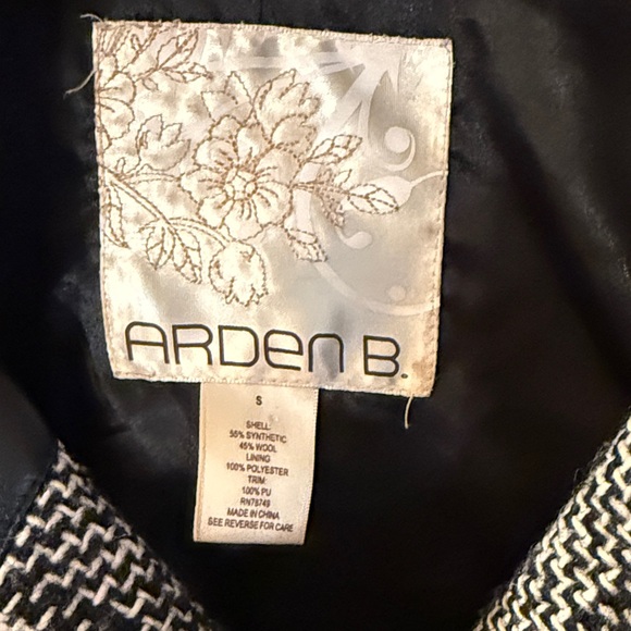 Arden B VTGWomen's Classic Black and White Plaid Pea Coat SzS Faux Leather Trim - Picture 2 of 13